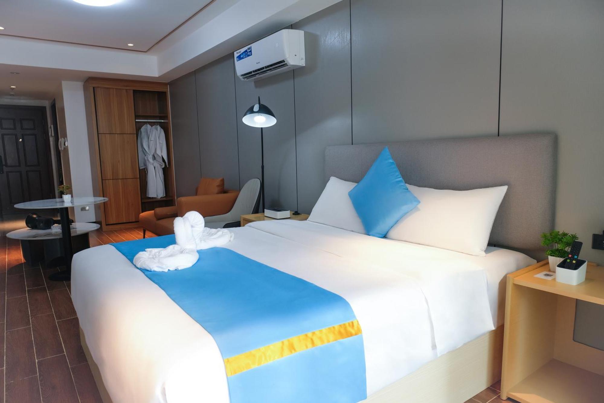 Golden Seagulls Hotel Paranaque City Buitenkant foto